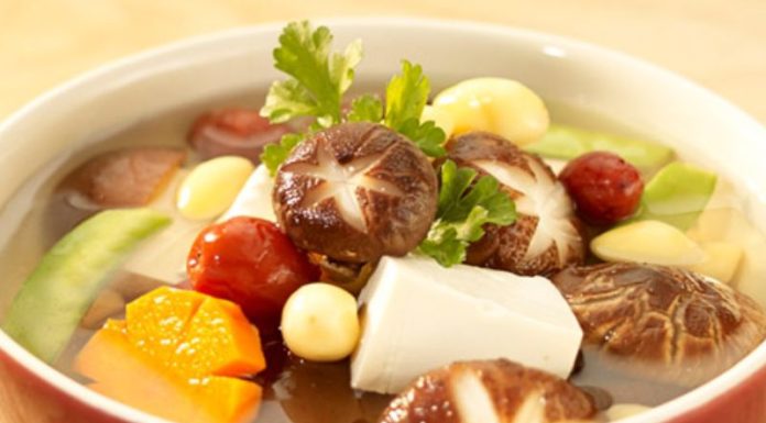 Cách nấu canh nấm chay tứ sắc phục vụ các dịp lễ cúng Cách nấu canh nấm chay tứ sắc phục vụ các dịp lễ cúng